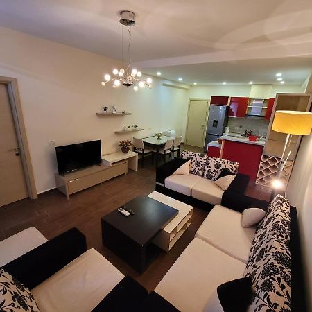 Spacious And Cozy Apartment Tirana Kültér fotó